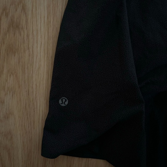 Lululemon 6-7 inch shorts - Picture 4 of 4